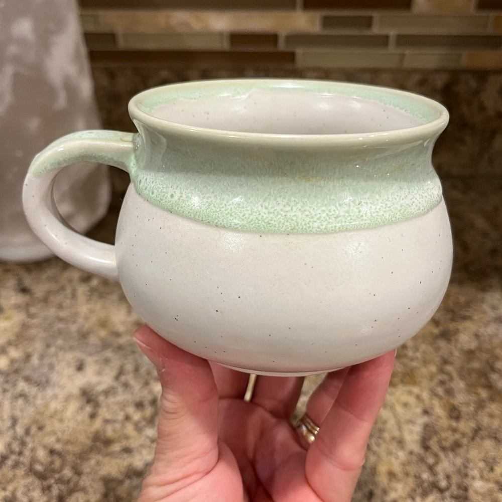 Sabina White and Light Green Mug Made in Korea 12 oz. - Picture 4 of 11